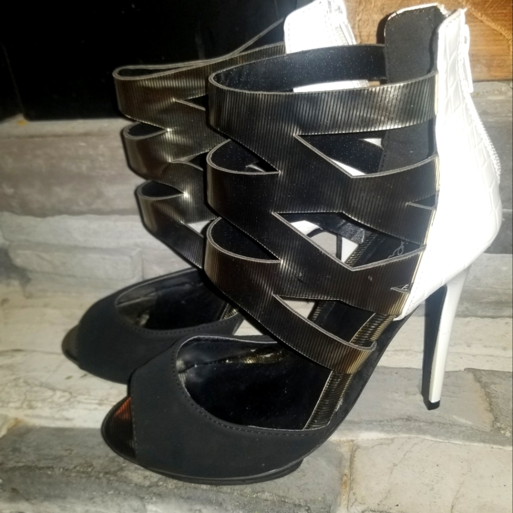 Kitten gold,black boot heels new